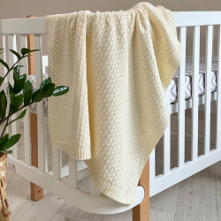 Paturica bebe Confort tricotata din bumbac milky